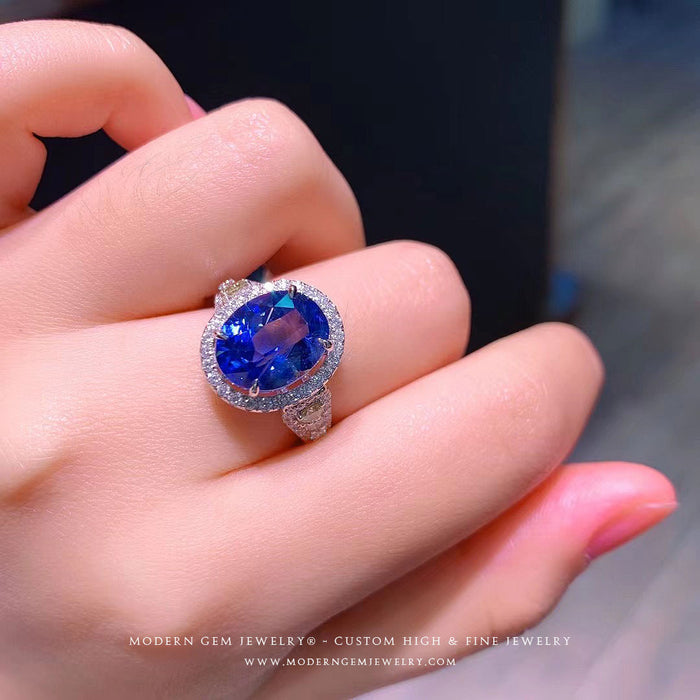 Heirloom Unheated Diamond and Blue Sapphire Ring - Dreamy Blue Elegance - Unveiling Exquisite 14K Gold Blue Sapphire Rings - Saratti